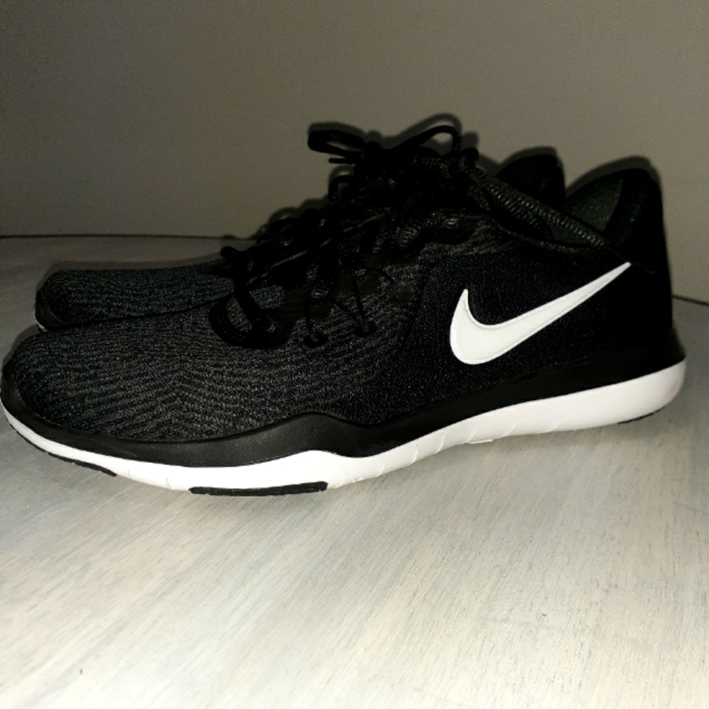 Women Nike Flex Supreme TR6 black training shoes